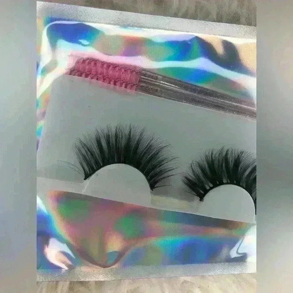 20mm Fushion Lashes - Picture 2 of 4